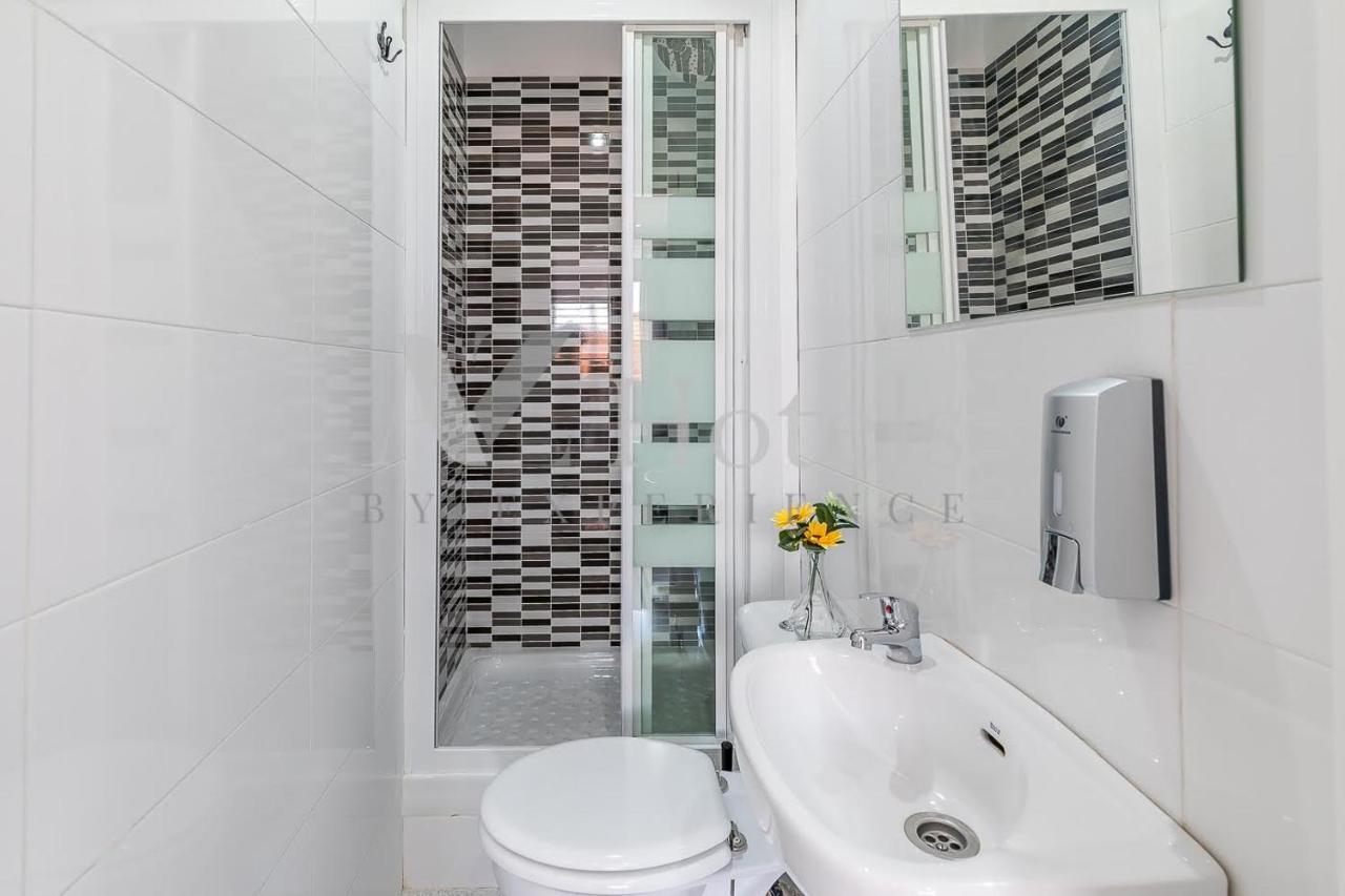 Ayz Sierra De Meira - Auto Check-In Property (Adults Only) Madrid Exterior photo